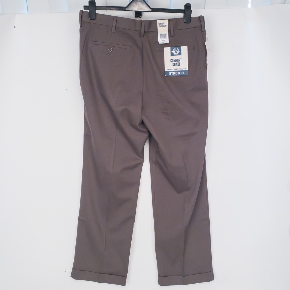Dockers Comfort Khaki Pants Mens 36x32 Brown Relaxed Fit Pleated Stretch Cotton - Picture 4 of 16